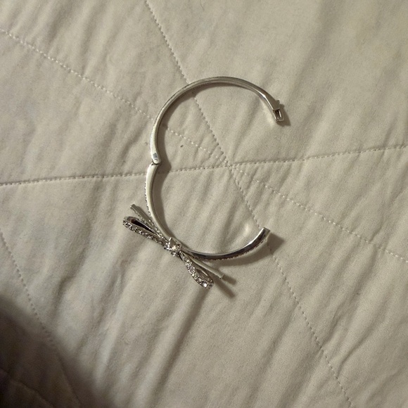 Kate Spade ♠️ New York Silver Tone Pave Tied Up Bow Hinge Bangle Bracelet - Picture 4 of 5